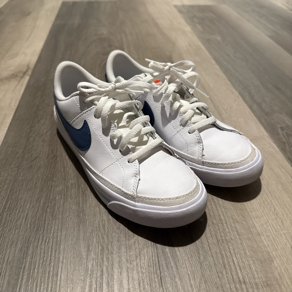 Nike Kids White and Navy Sneakers